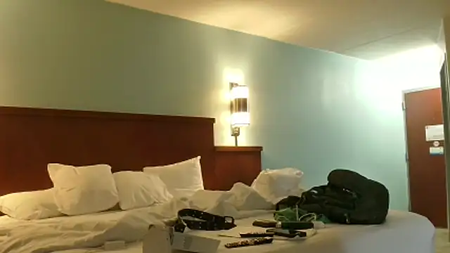 overaveragefreak4you online show from 15, 4, 2026