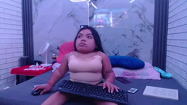 Michelle Brooks online show from 12, 9, 2025