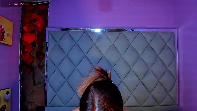 venusowen  online show from 12, 3, 2025