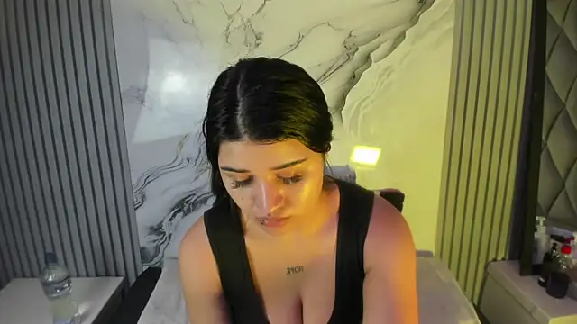 Snapshot of venusowen_ chatting on 15, 2, 2026 venusowen online show from 15, 2, 2026