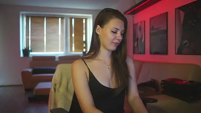StephanieNeeson online show from 20, 9, 2025