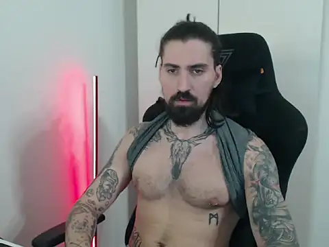 Snapshot of MateoHunk chatting on 6, 5, 2026 MateoHunk online show from 6, 5, 2026