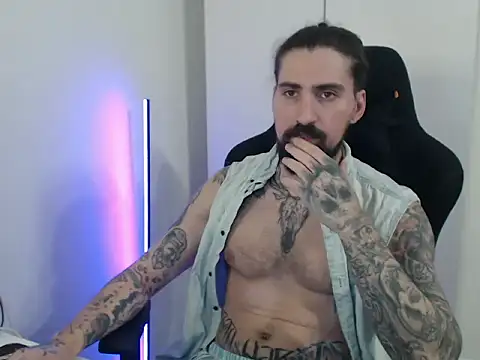Snapshot of MateoHunk chatting on 7, 5, 2026 MateoHunk online show from 7, 5, 2026