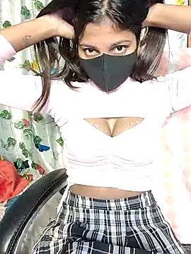 Reena Singh53 online show from 28, 2, 2025