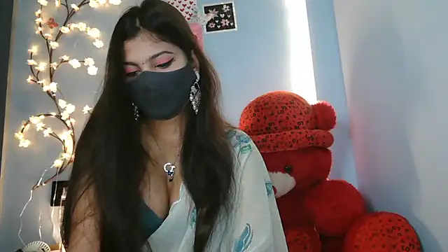 Reena Singh53 online show from 5, 10, 2025