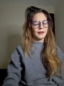 Snapshot of Hanny_24 chatting on 8, 12, 2024 Hanny 24 online show from 8, 12, 2024