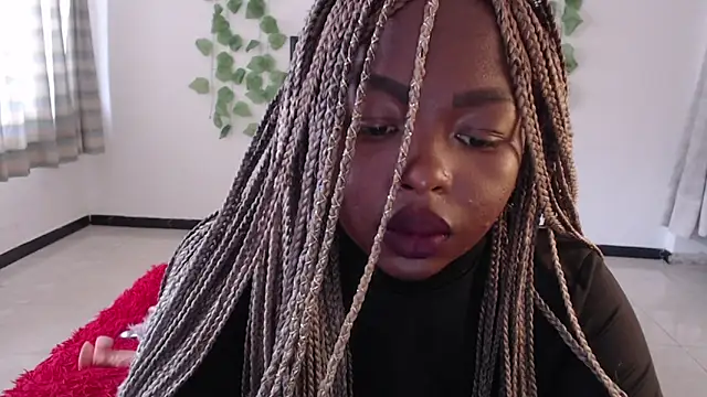 Snapshot of _Zooee chatting on 8, 9, 2025 Zooee online show from 8, 9, 2025