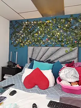 Grey Lorenz11 online show from 24, 2, 2026