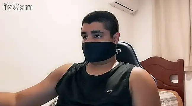 Snapshot of LeoPutaria chatting on 18, 1, 2025 LeoPutaria online show from 18, 1, 2025