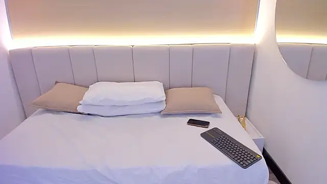 valerysantos  online show from 10, 3, 2026