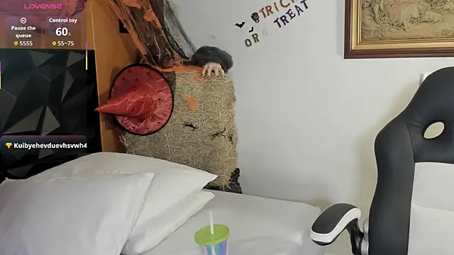 Wendy Marchall online show from 3, 11, 2025