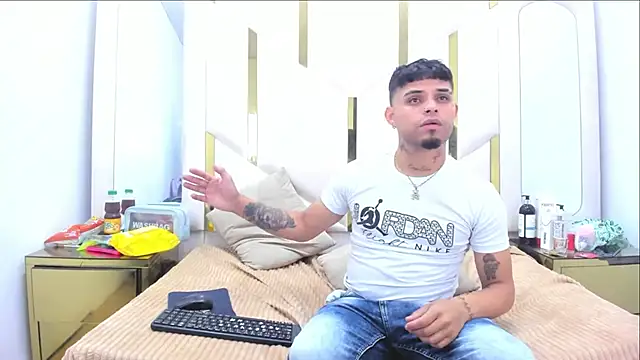 MelissaAndZeuss online show from 12, 10, 2025