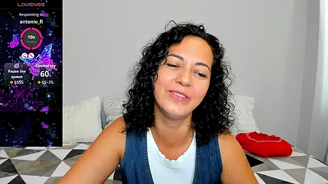 Snapshot of Linda_Insatiable chatting on 15, 7, 2026 Linda Insatiable online show from 15, 7, 2026