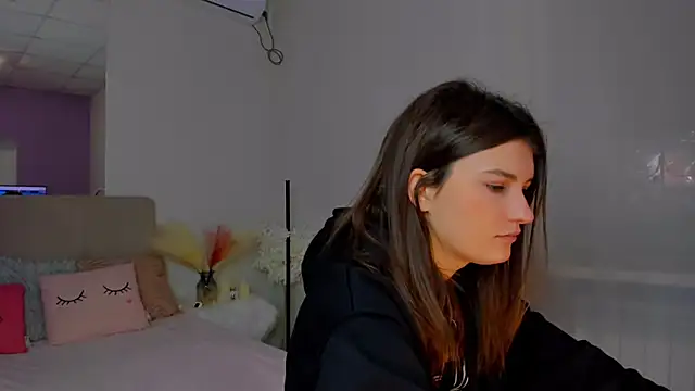 Laura Leee online show from 4, 2, 2025