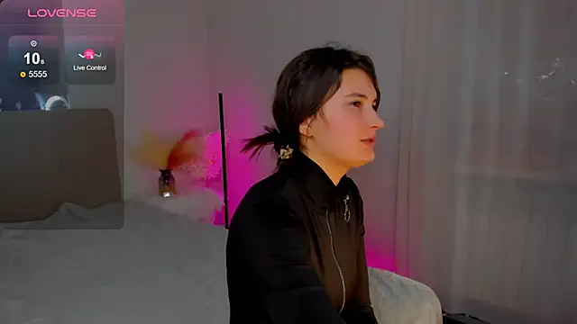 Laura Leee online show from 25, 2, 2025