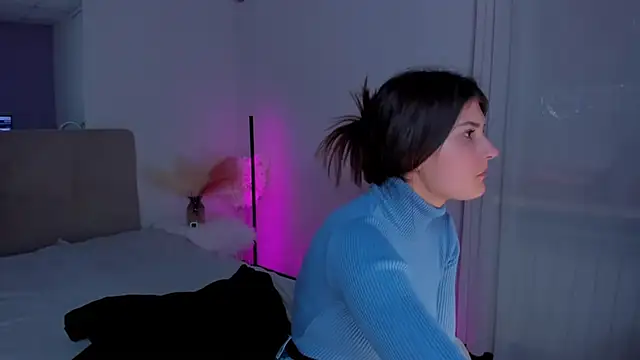 Laura Leee online show from 18, 3, 2025