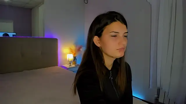 Laura Leee online show from 11, 10, 2025