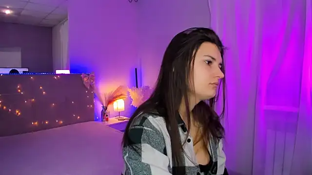 Laura Leee online show from 28, 3, 2026