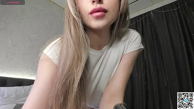 Snapshot of jenn_soucek chatting on 16, 12, 2025 jenn soucek online show from 16, 12, 2025