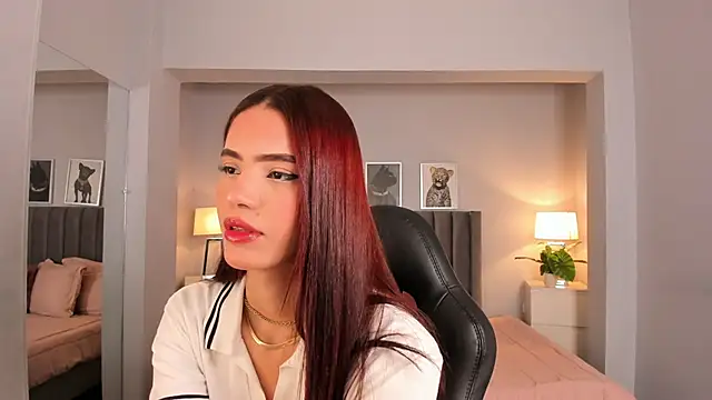 Snapshot of Madie__collins chatting on 5, 3, 2025 Madie collins online show from 5, 3, 2025