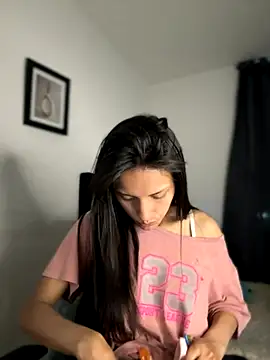 Snapshot of Dulceeany chatting on 30, 11, 2025 Dulceeany online show from 30, 11, 2025