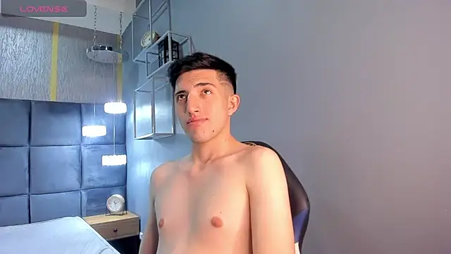 Un Slutty online show from 7, 3, 2025