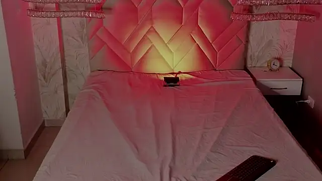 Snapshot of MaxHeat_ chatting on 20, 2, 2025 MaxHeat online show from 20, 2, 2025