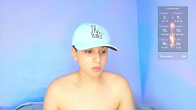 Snapshot of aron_wi chatting on 20, 12, 2024 aron wi online show from 20, 12, 2024