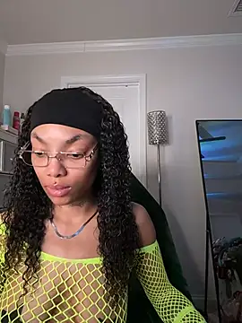 Snapshot of butterflybootyy chatting on 24, 4, 2026 butterflybootyy online show from 24, 4, 2026