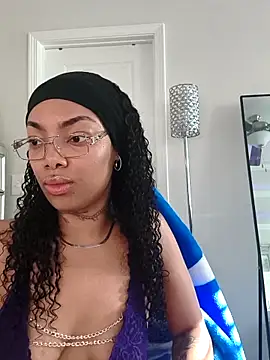 Snapshot of butterflybootyy chatting on 18, 5, 2026 butterflybootyy online show from 18, 5, 2026