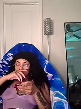 Snapshot of butterflybootyy chatting on 19, 5, 2026 butterflybootyy online show from 19, 5, 2026