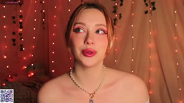 Snapshot of YourSkyAni chatting on 19, 12, 2025 YourSkyAni online show from 19, 12, 2025