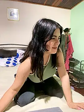 emiliaharper408 online show from 4, 12, 2024