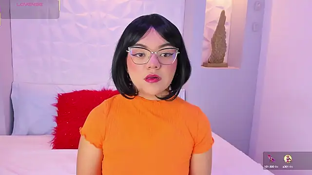 EmilyRouss  online show from 7, 10, 2025