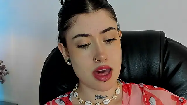 melody suarez online show from 29, 12, 2024