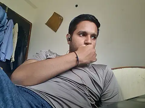 Jonrobinso online show from 13, 10, 2025