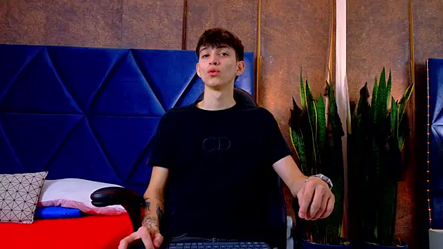 Lion Foster01 online show from 21, 10, 2025