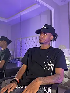 AaronCruz  online show from 8, 2, 2025