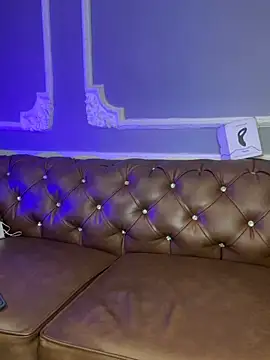 AaronCruz  online show from 25, 2, 2025