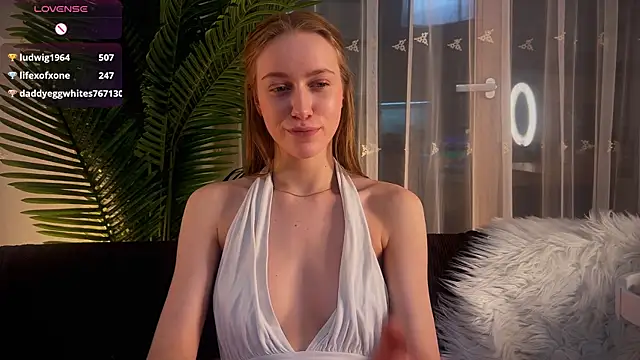 Snapshot of PollyAgata chatting on 19, 2, 2025 PollyAgata online show from 19, 2, 2025