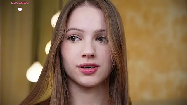 Snapshot of hecola chatting on 4, 12, 2025 hecola online show from 4, 12, 2025