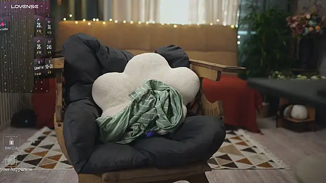 Snapshot of Feral_Berrry_ chatting on 13, 2, 2025 Feral Berrry online show from 13, 2, 2025