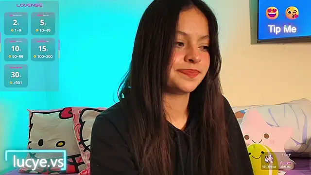 LucyEvans  online show from 17, 11, 2025