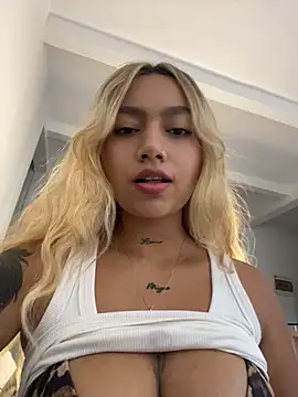 amanda-medrano1 online show from 18, 7, 2026