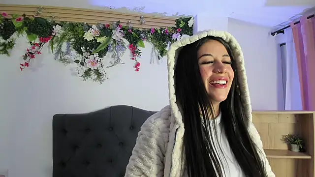 Snapshot of JulessCornett chatting on 6, 1, 2025 JulessCornett online show from 6, 1, 2025