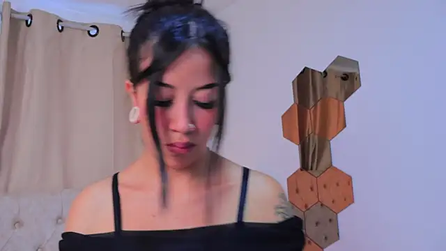 Snapshot of JulessCornett chatting on 11, 1, 2025 JulessCornett online show from 11, 1, 2025