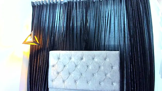 Snapshot of JulessCornett chatting on 4, 3, 2025 JulessCornett online show from 4, 3, 2025