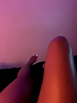 Snapshot of ReineNeferrti chatting on 2, 10, 2025 ReineNeferrti online show from 2, 10, 2025