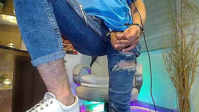 Snapshot of alessandro_wye chatting on 19, 3, 2025 alessandro wye online show from 19, 3, 2025