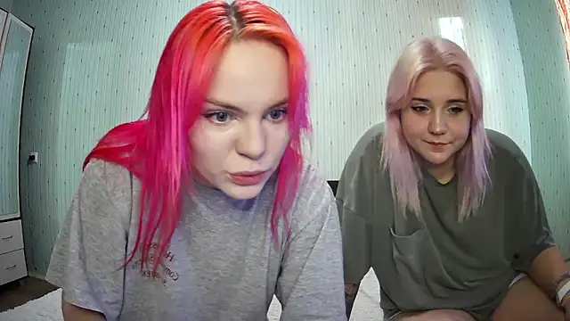 Snapshot of ChrisGirls chatting on 17, 12, 2024 ChrisGirls online show from 17, 12, 2024